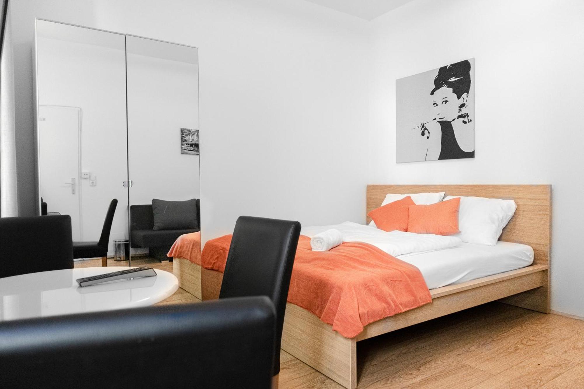 Relaxing 2-Bed Apartment For Extended Visits Вена Экстерьер фото
