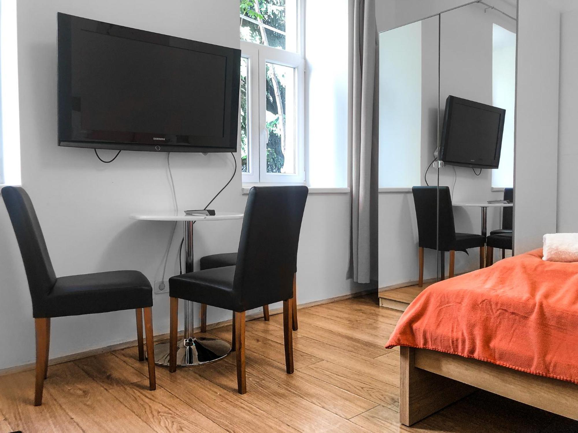 Relaxing 2-Bed Apartment For Extended Visits Вена Экстерьер фото