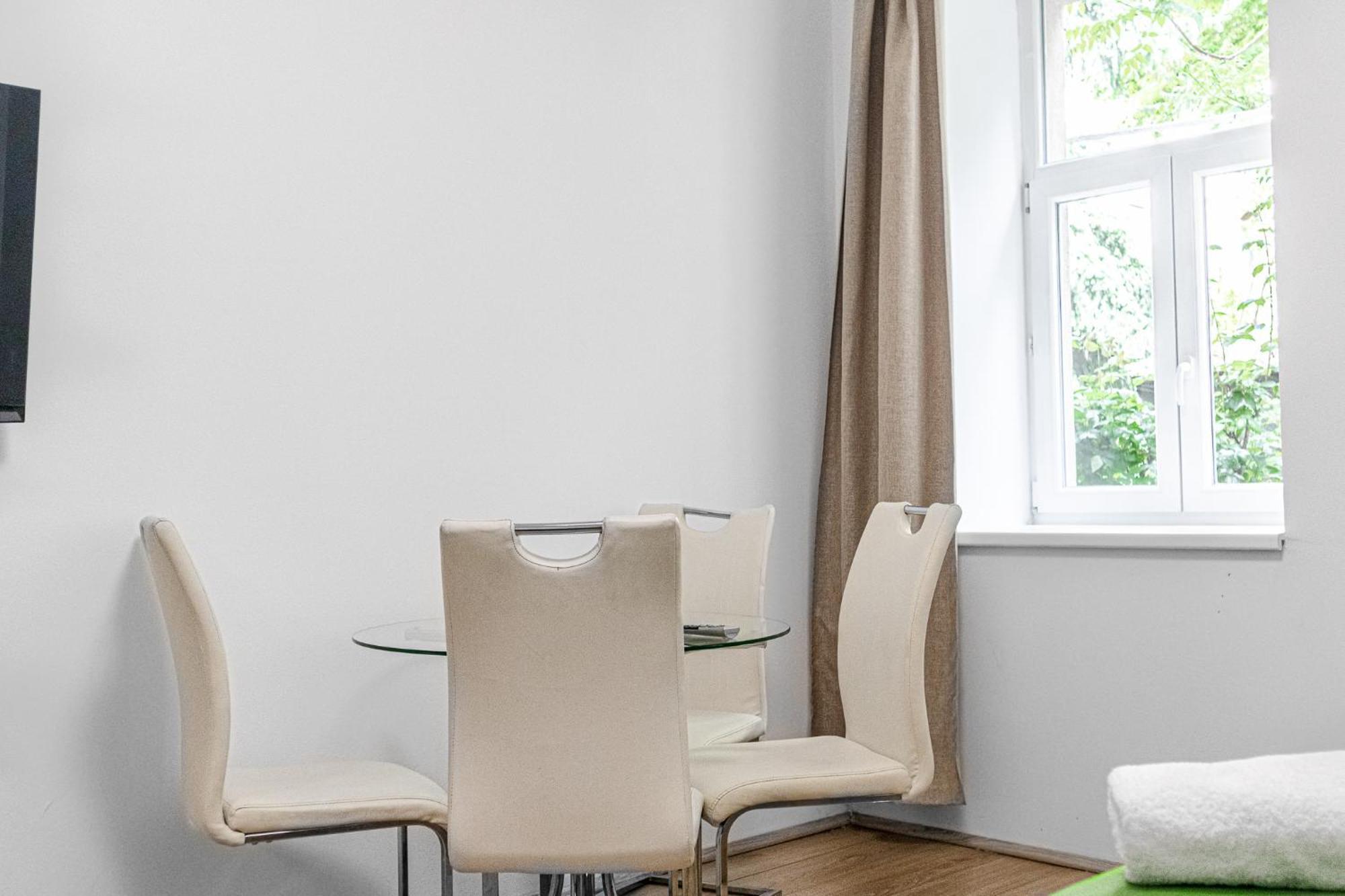 Relaxing 2-Bed Apartment For Extended Visits Вена Экстерьер фото